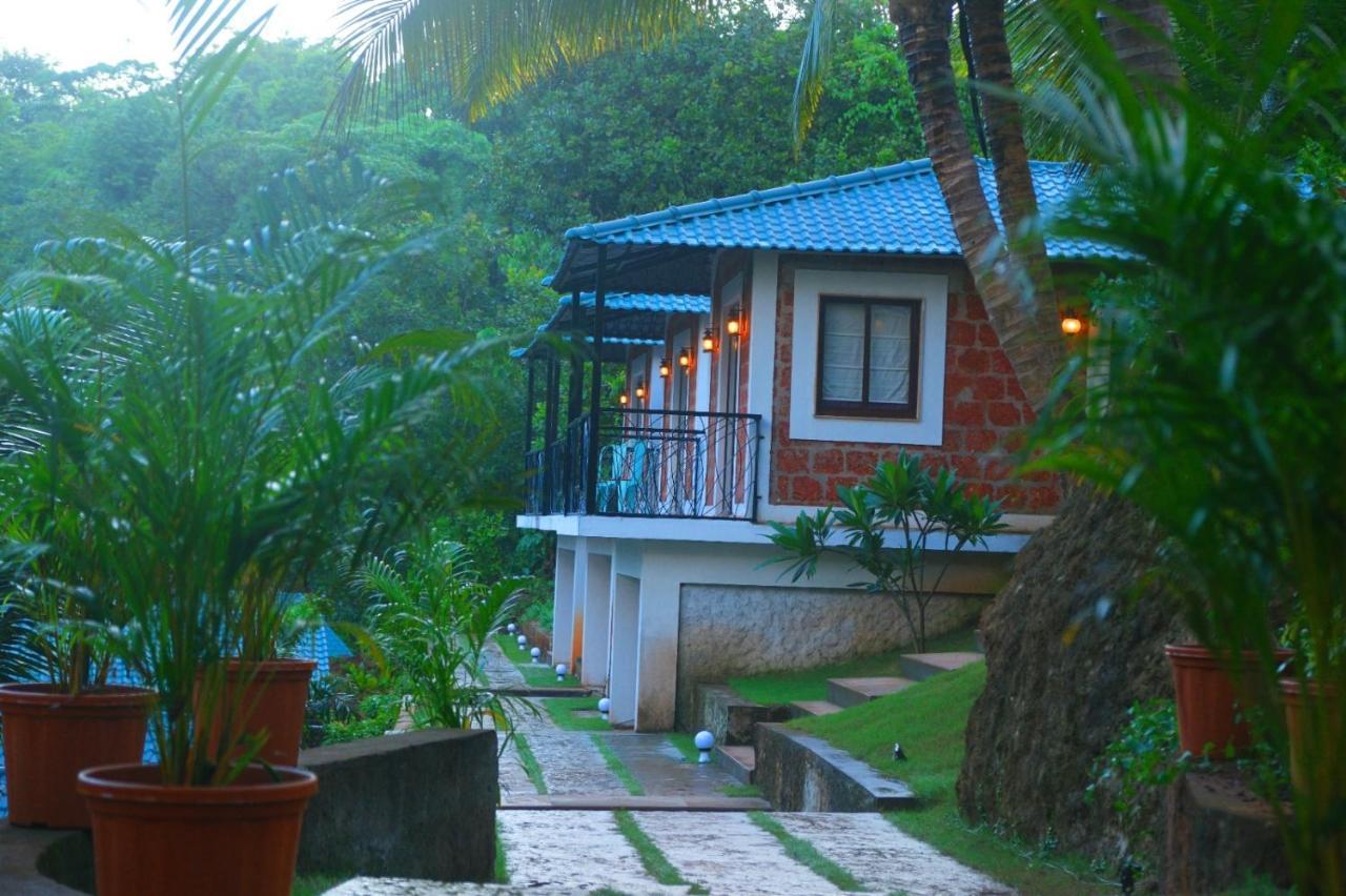 Atmani Waterfront Resort Cola ภายนอก รูปภาพ